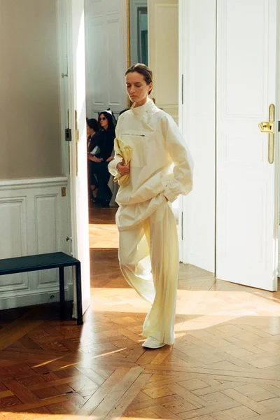 Look 18